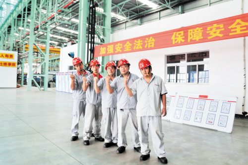 軋鈦帶卷像搟面，你們“鈦”棒了